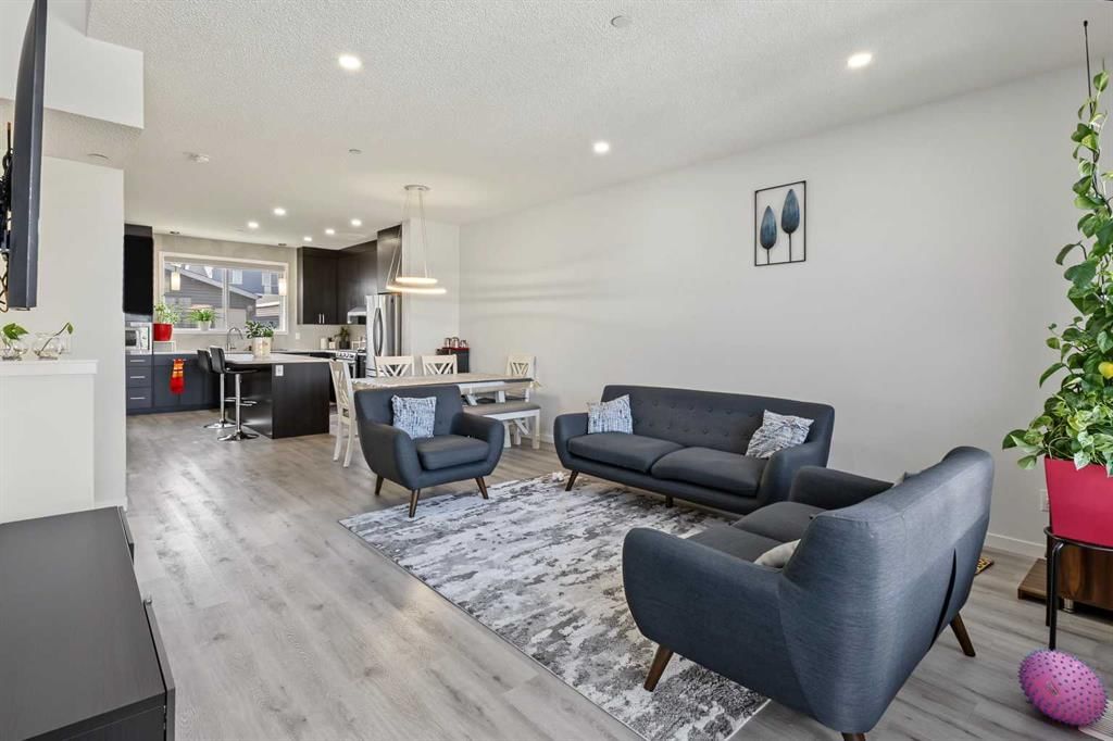 16 Howse Crescent NE, Calgary — photo 4 of 35