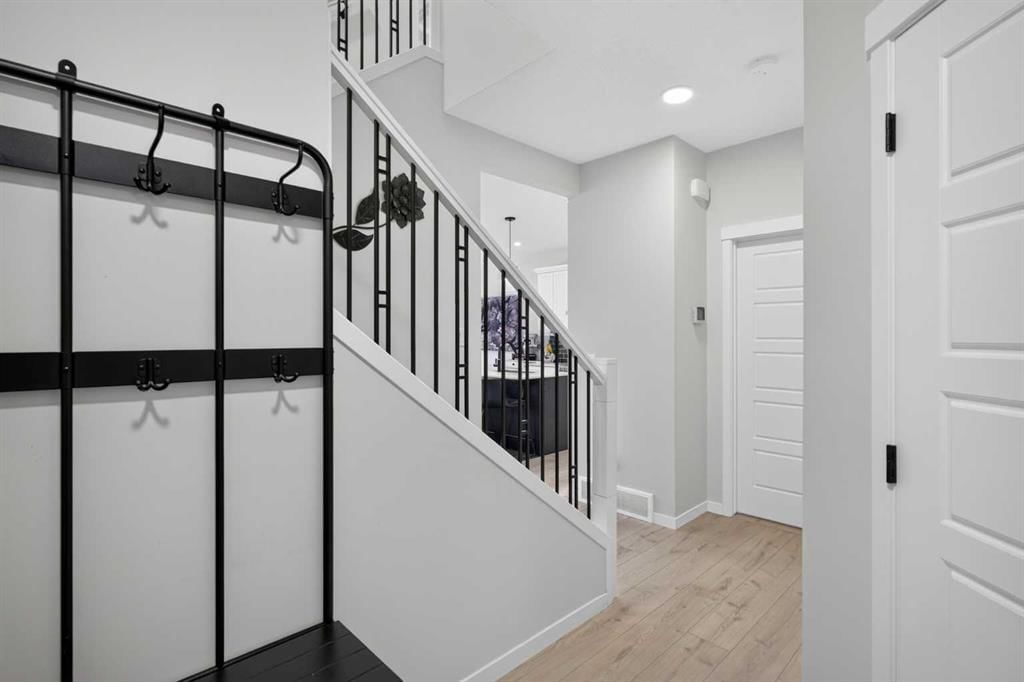 143 Wolf Hollow Manor SE, Calgary — photo 4 of 45
