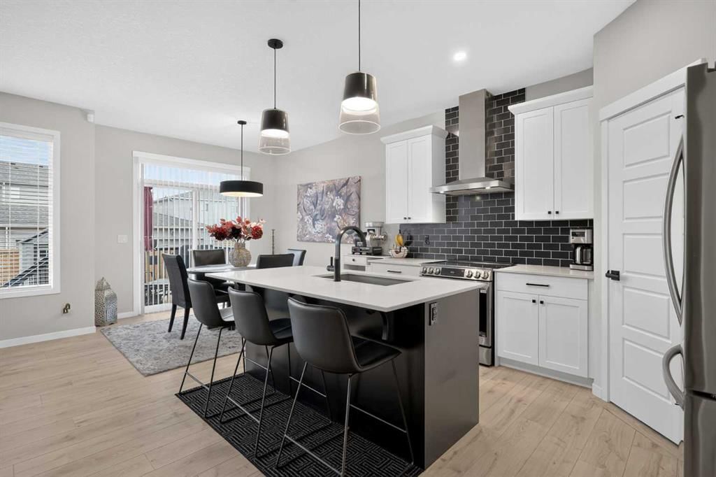 143 Wolf Hollow Manor SE, Calgary — photo 5 of 45