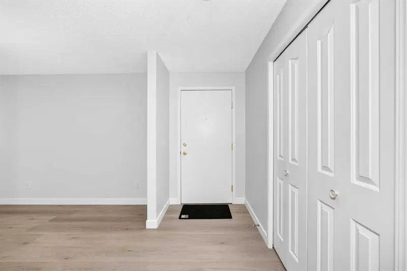217, 2000 Somervale Court SW, Calgary — photo 5 of 31