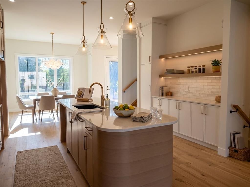 1632 21 Avenue NW, Calgary — photo 3 of 50