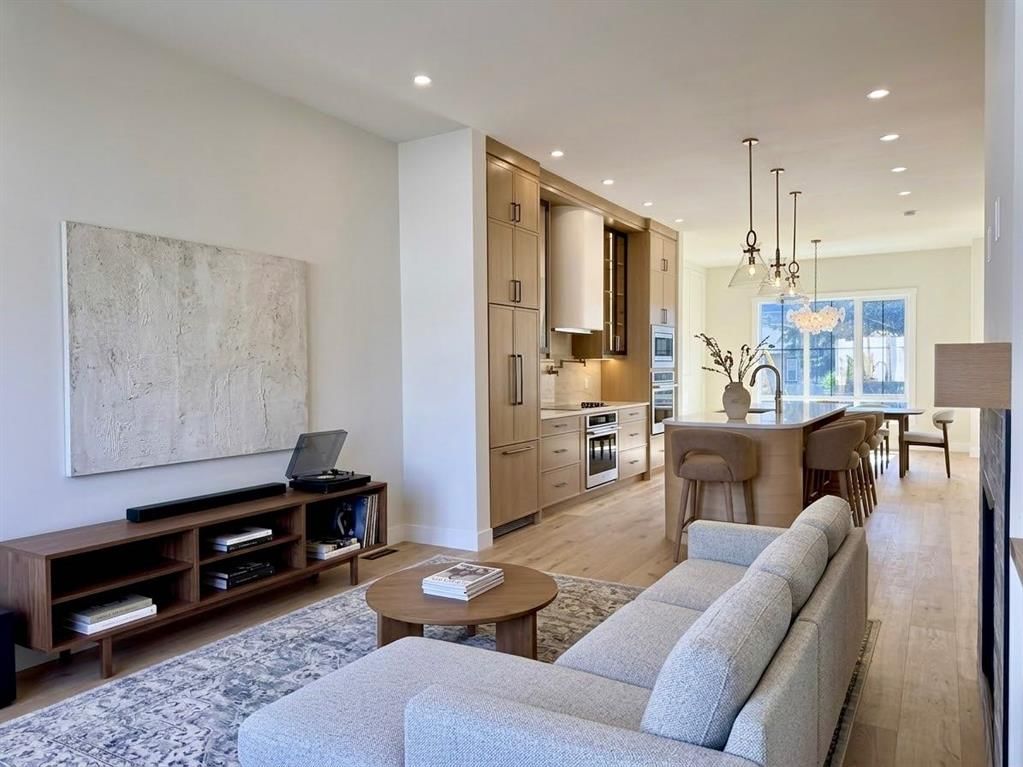 1632 21 Avenue NW, Calgary — photo 5 of 50