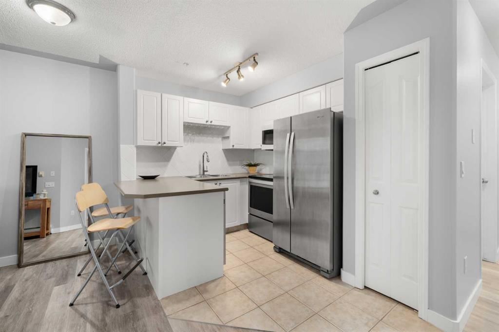 123, 345 Rocky Vista Park NW, Calgary — photo 3 of 35