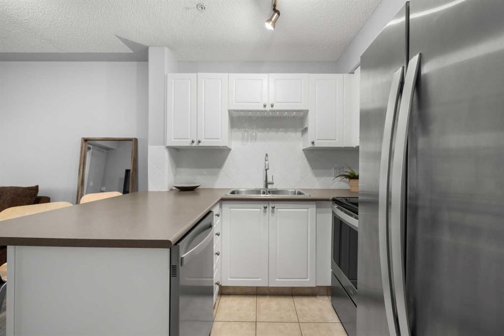 123, 345 Rocky Vista Park NW, Calgary — photo 4 of 35
