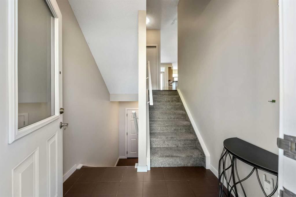 143 Nolan Hill Boulevard NW, Calgary — photo 5 of 43
