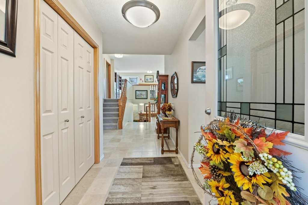 51 Douglasbank Gardens SE, Calgary — photo 4 of 41