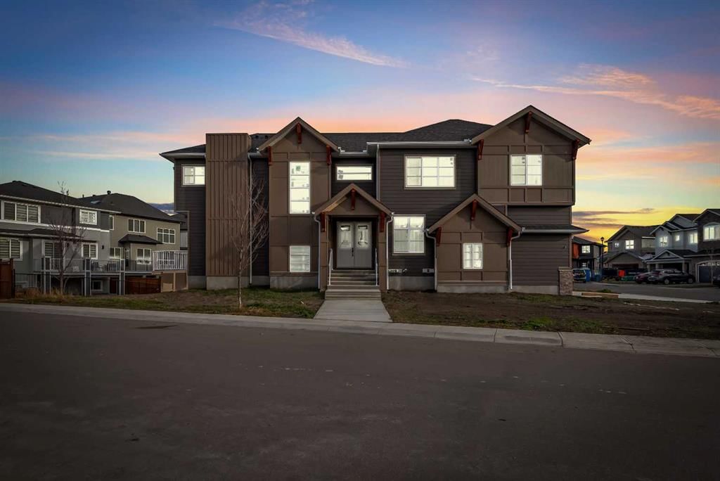 203 KINNIBURGH Place, Chestermere — photo 3 of 50