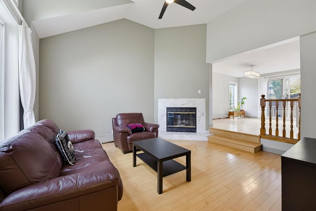 529 18 Avenue NW, Calgary — photo 5 of 45