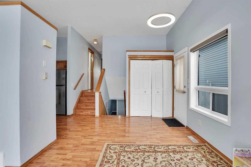 193 Martindale Drive NE, Calgary — photo 5 of 49