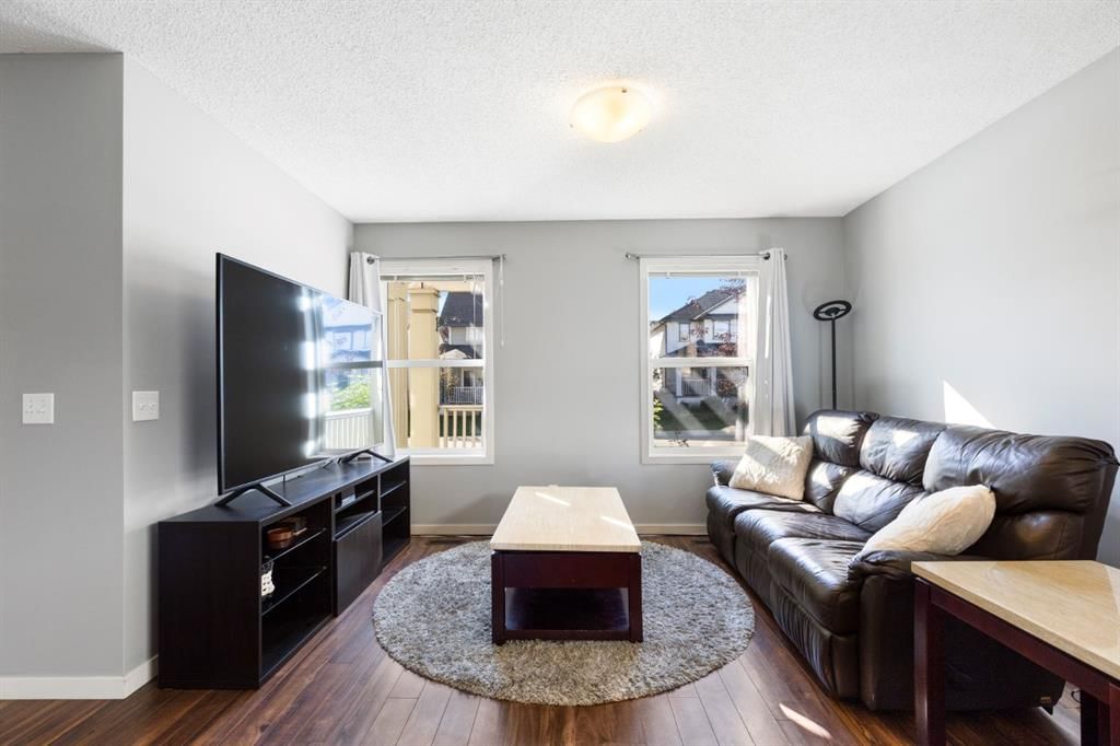 42 Copperpond Place SE, Calgary — photo 5 of 46