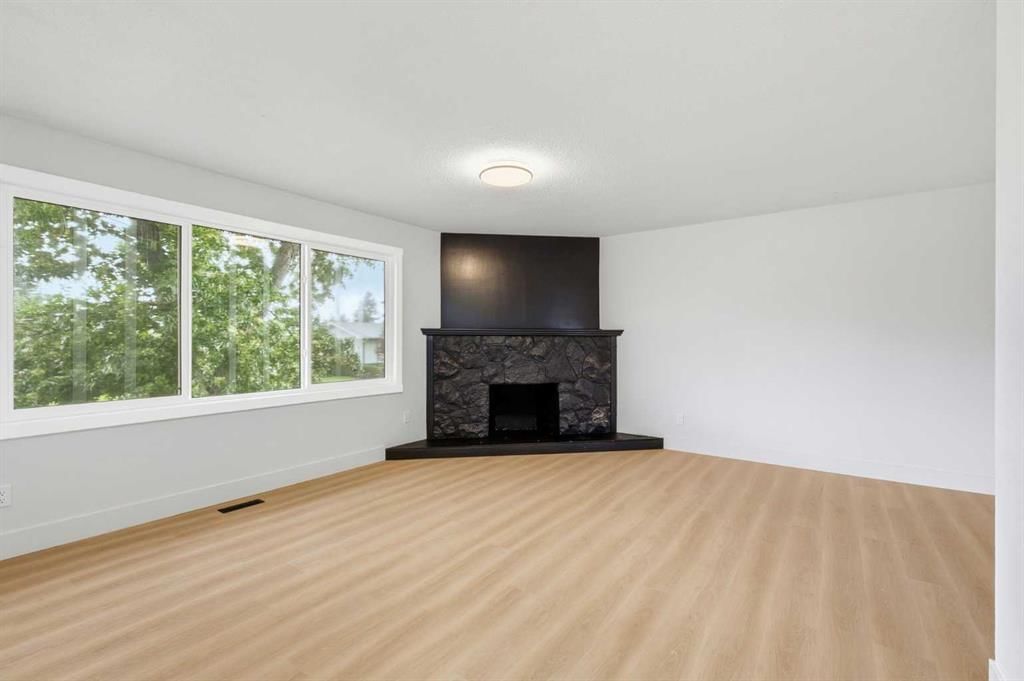 724 55 Street SE, Calgary — photo 5 of 50