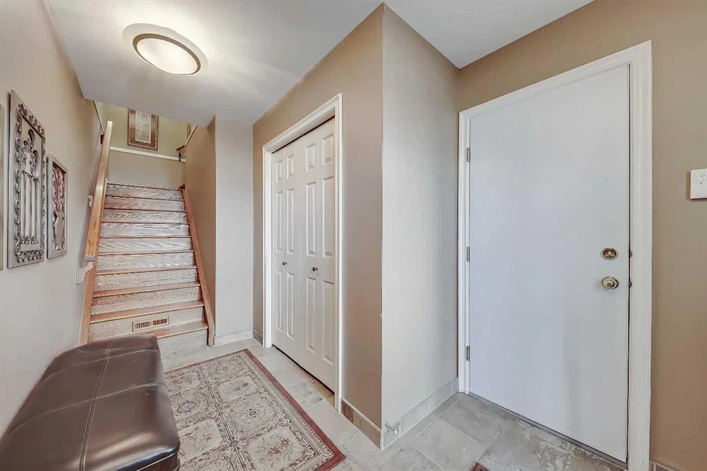 446 Killarney Glen Court SW, Calgary — photo 2 of 50