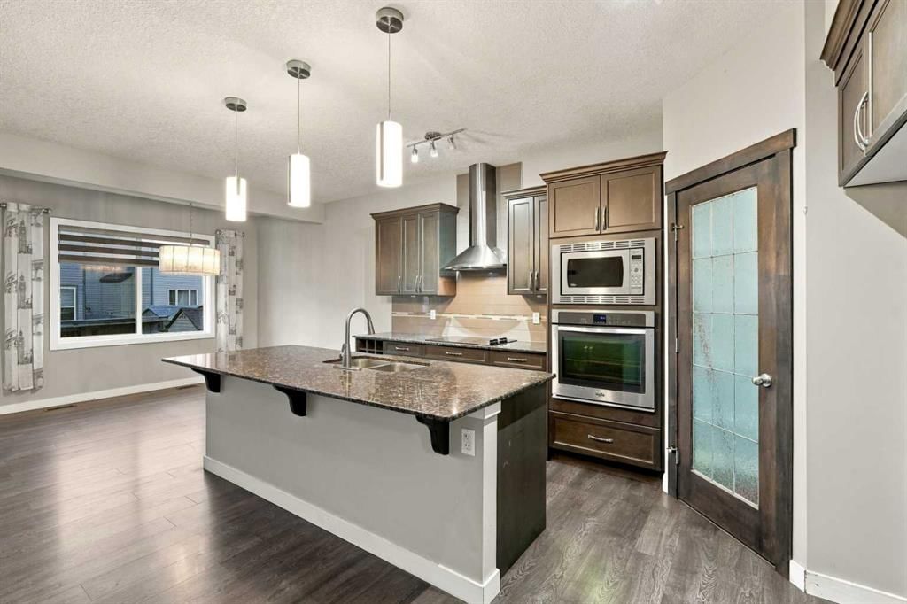 18 Skyview Shores Place NE, Calgary — photo 4 of 35