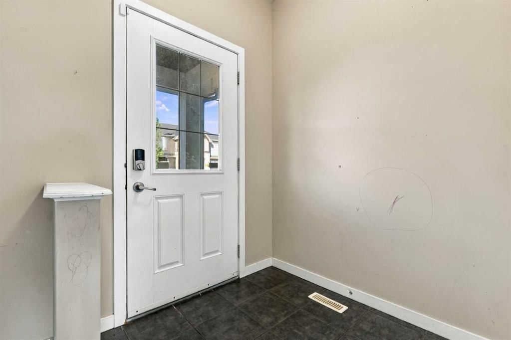152 Skyview Point Green NE, Calgary — photo 4 of 32