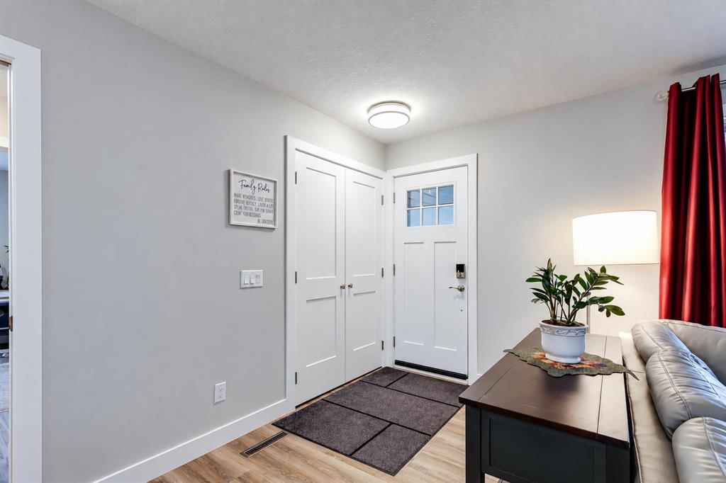 96 Alderwood Close SE, Calgary — photo 2 of 50