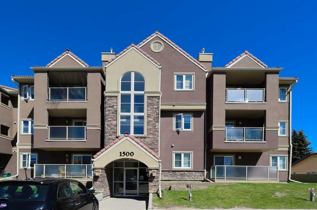 ., 1532 Edenwold Heights NW, Calgary — main listing photo
