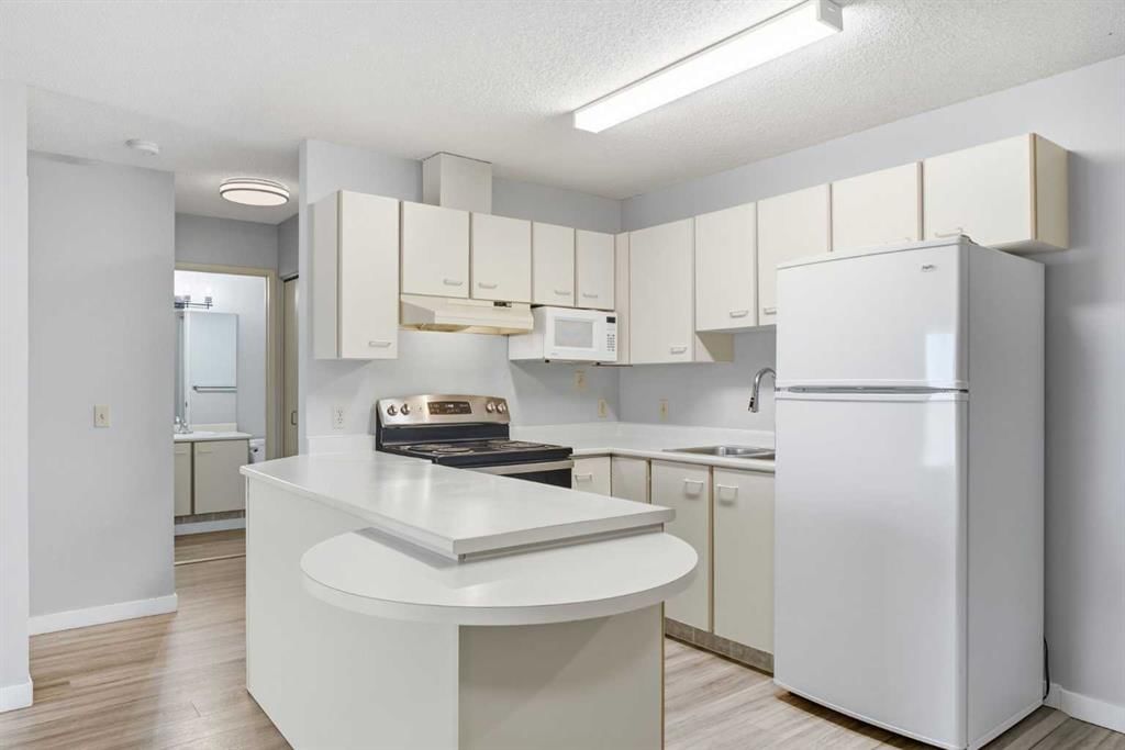 ., 1532 Edenwold Heights NW, Calgary — photo 5 of 29