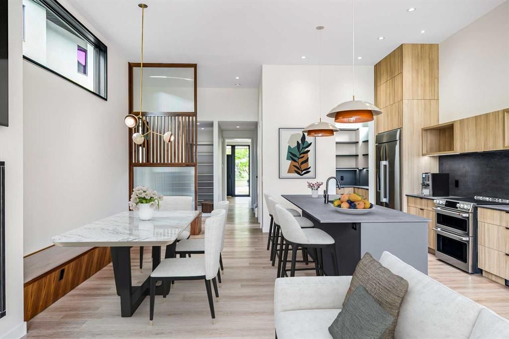 3D Willow Crescent SW, Calgary — main listing photo