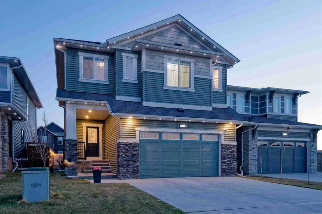 1595 Baywater Street SW, Airdrie — photo 2 of 40