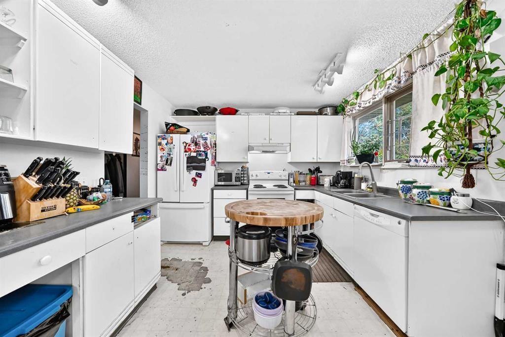 360 Rundlefield Road NE, Calgary — photo 3 of 49