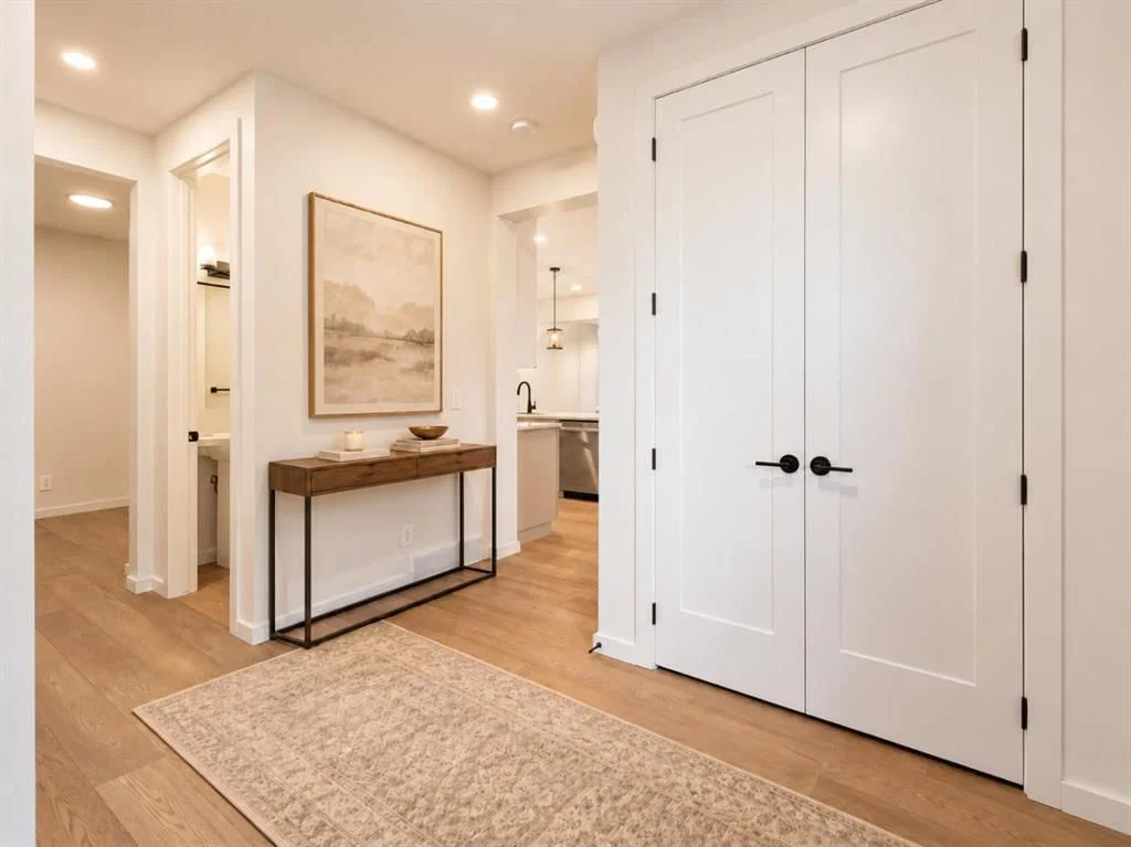 280 Spring Creek Circle SW, Calgary — photo 4 of 23