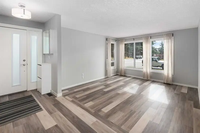 51 Woodmont Road SW, Calgary — photo 3 of 45
