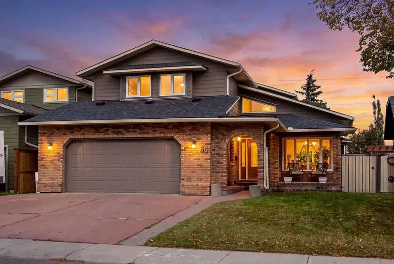 56 Bernard Way NW, Calgary — photo 2 of 30