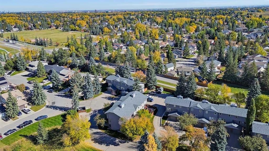 5, 64 Woodacres Crescent SW, Calgary — photo 3 of 39