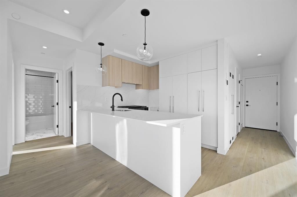 701, 8375 Broadcast Avenue SW, Calgary — photo 4 of 18
