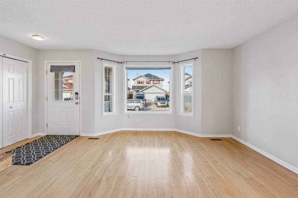 180 Chaparral Ridge Circle SE, Calgary — photo 5 of 36