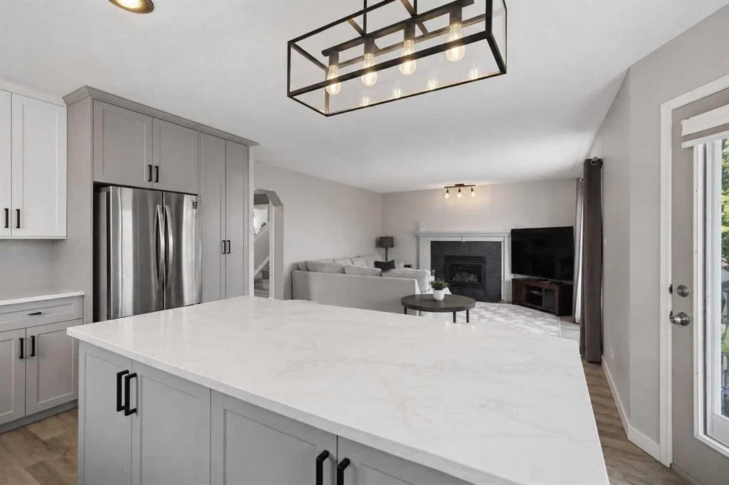122 Sceptre Close NW, Calgary — photo 5 of 50