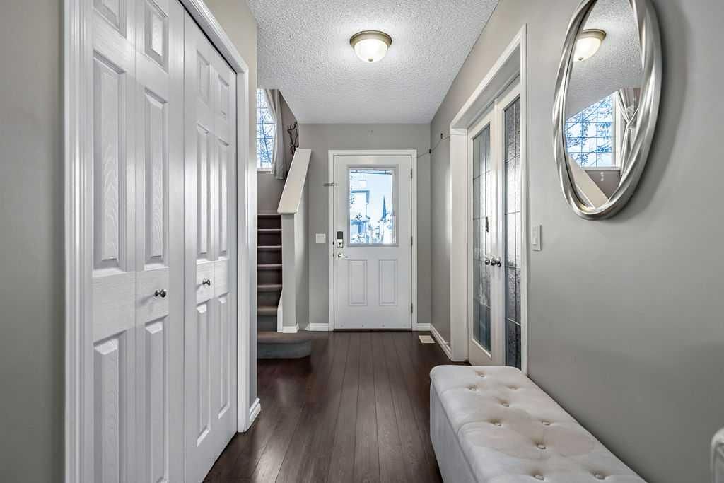 50 Cimarron Grove Way, Okotoks — photo 4 of 38