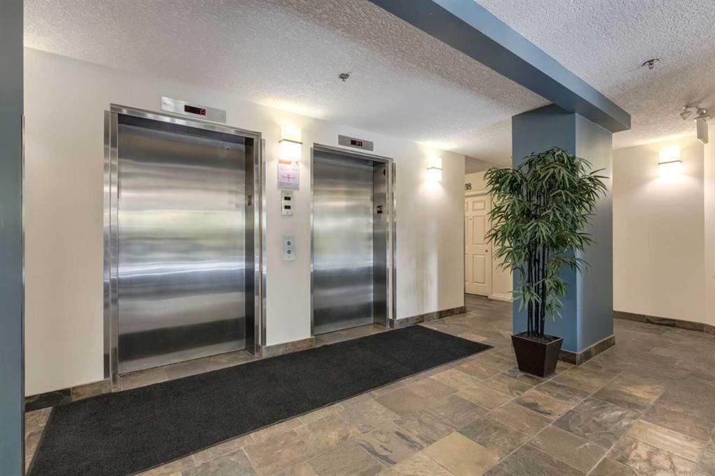 626, 930 Centre Avenue NE, Calgary — photo 3 of 25