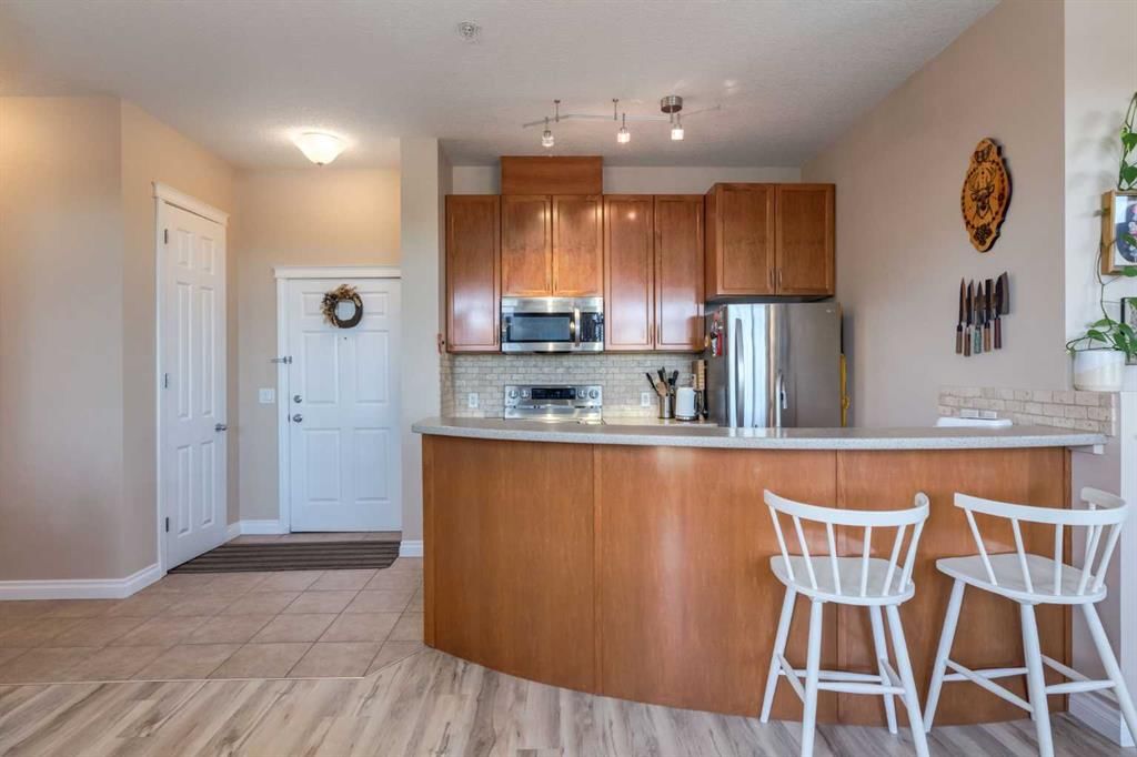 626, 930 Centre Avenue NE, Calgary — photo 4 of 25