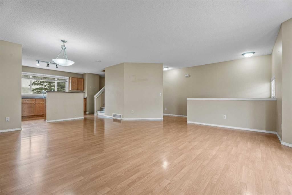 255 Prestwick Acres Lane SE, Calgary — photo 2 of 46