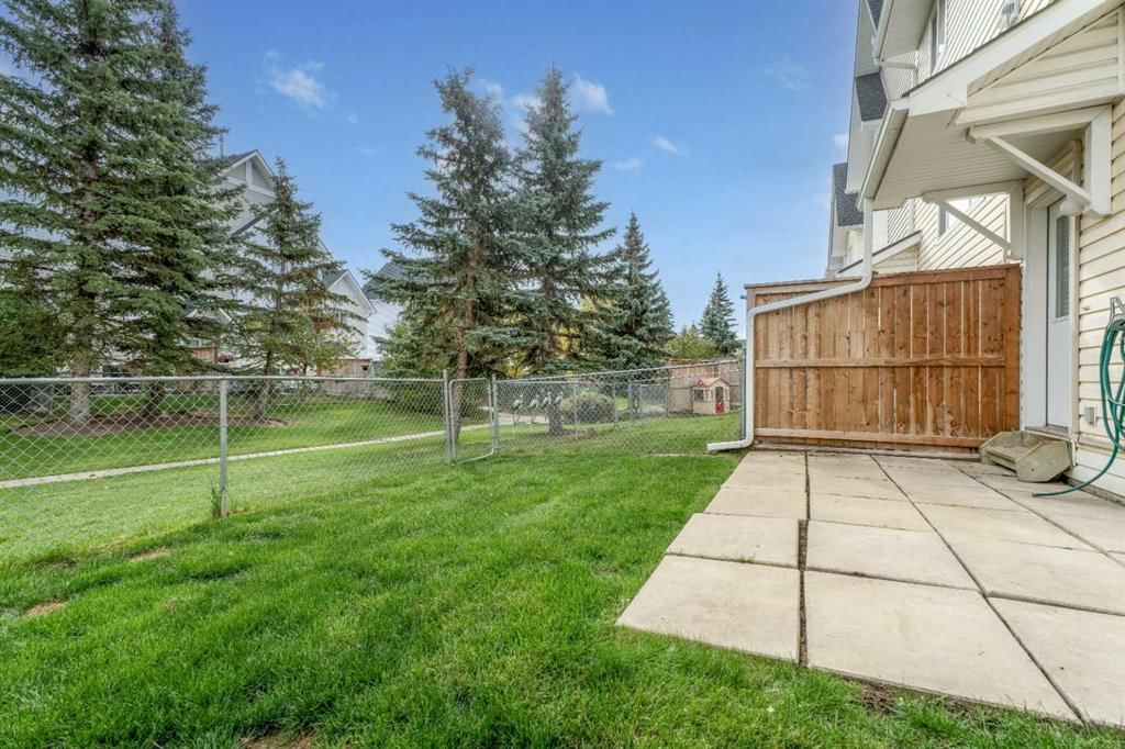 255 Prestwick Acres Lane SE, Calgary — photo 5 of 46