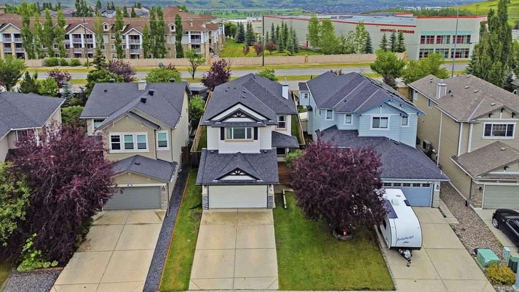 38 Chapman Close SE, Calgary — detached for sale