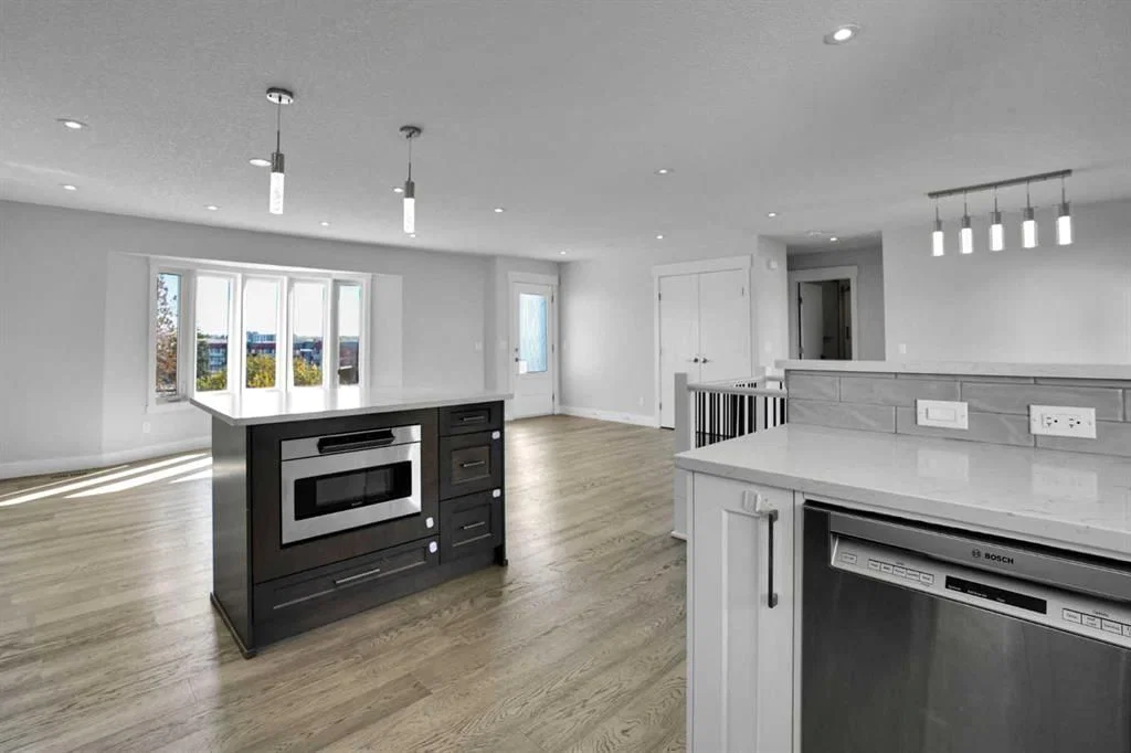 5031 Trelle Drive NE, Calgary — photo 5 of 27
