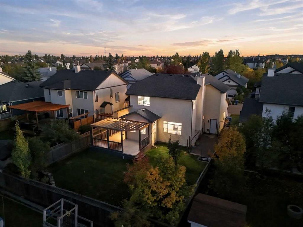 140 West Creek Pond, Chestermere — main listing photo