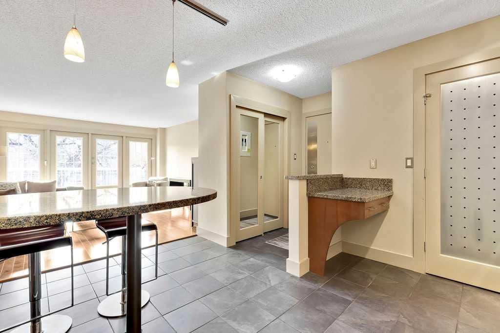 302, 1534 15 Avenue SW, Calgary — photo 4 of 33