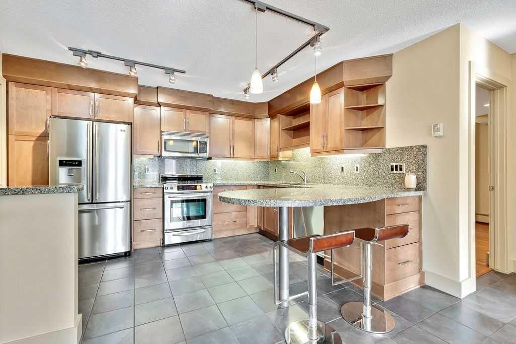302, 1534 15 Avenue SW, Calgary — photo 5 of 33