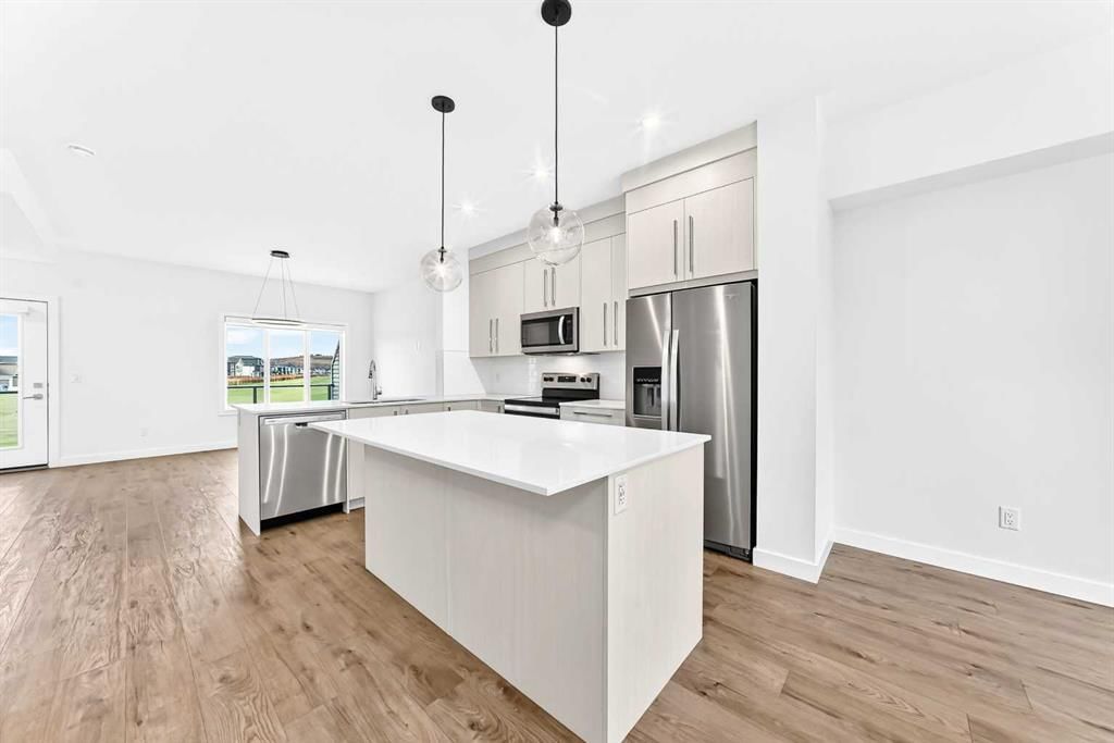343 Creekside Boulevard SW, Calgary — photo 5 of 43