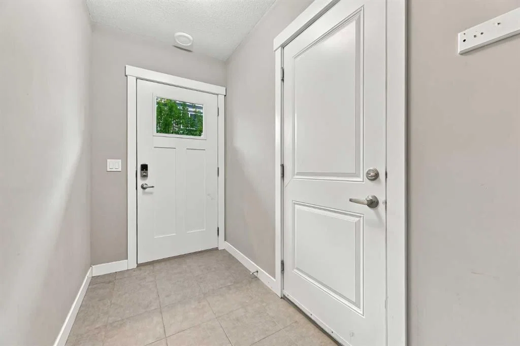 1604, 32 Horseshoe Crescent, Cochrane — photo 2 of 27