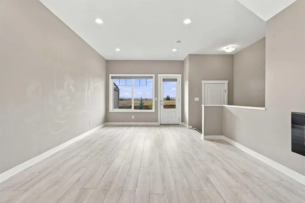 1604, 32 Horseshoe Crescent, Cochrane — photo 4 of 27