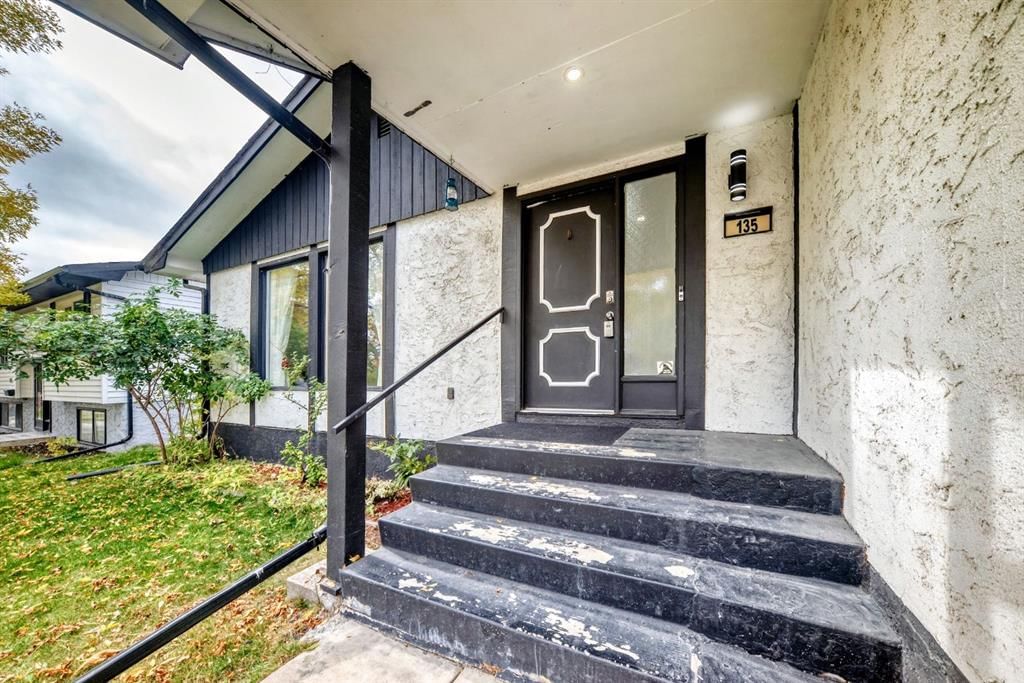 135 Whiteview Close NE, Calgary — photo 3 of 50
