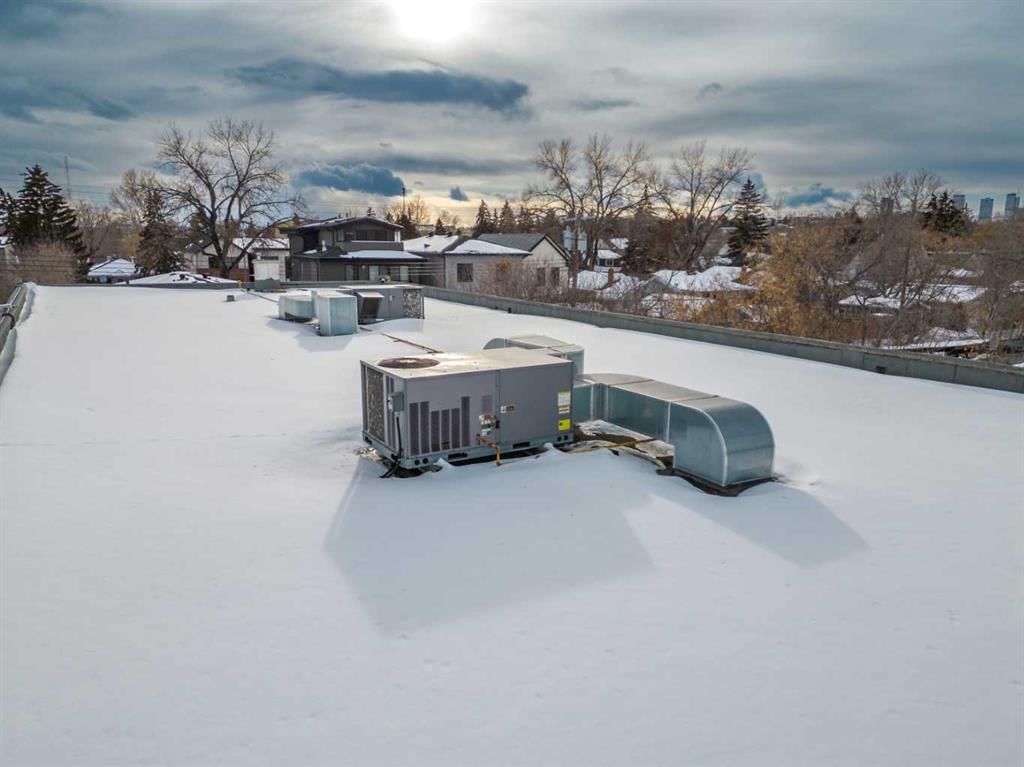 1435 9 Avenue SE, Calgary — photo 5 of 25