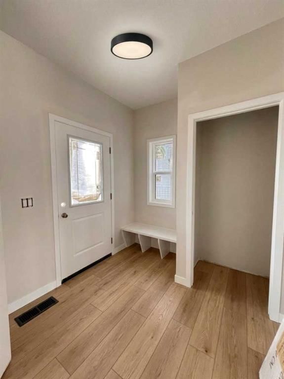 905 Reynolds Lane SW, Airdrie — photo 4 of 15