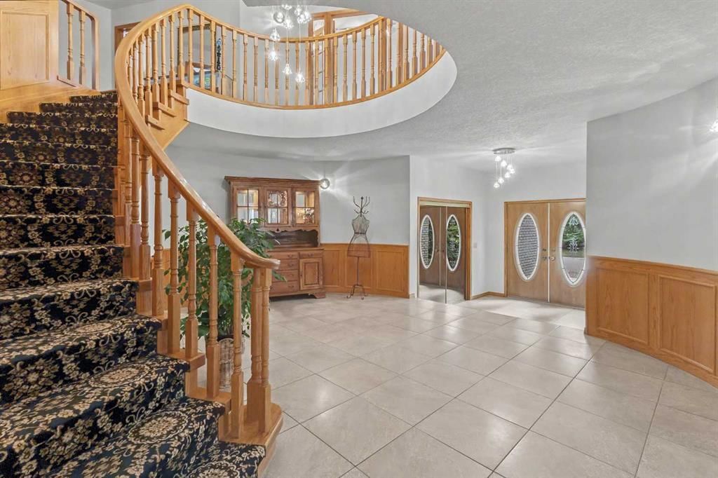 28 Edenstone Way NW, Calgary — photo 3 of 48