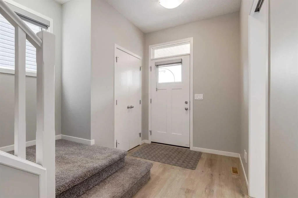 34 Midtown Crossing SW, Airdrie — photo 2 of 32