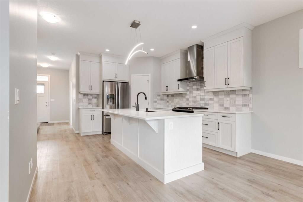 34 Midtown Crossing SW, Airdrie — photo 4 of 32